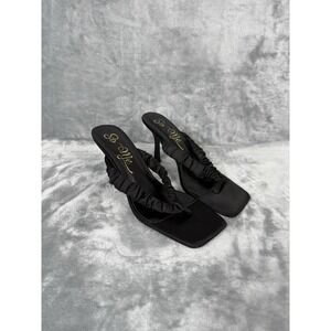 Riana Scrunch sandals, Thong Strap And Square Toe. Size 7.5